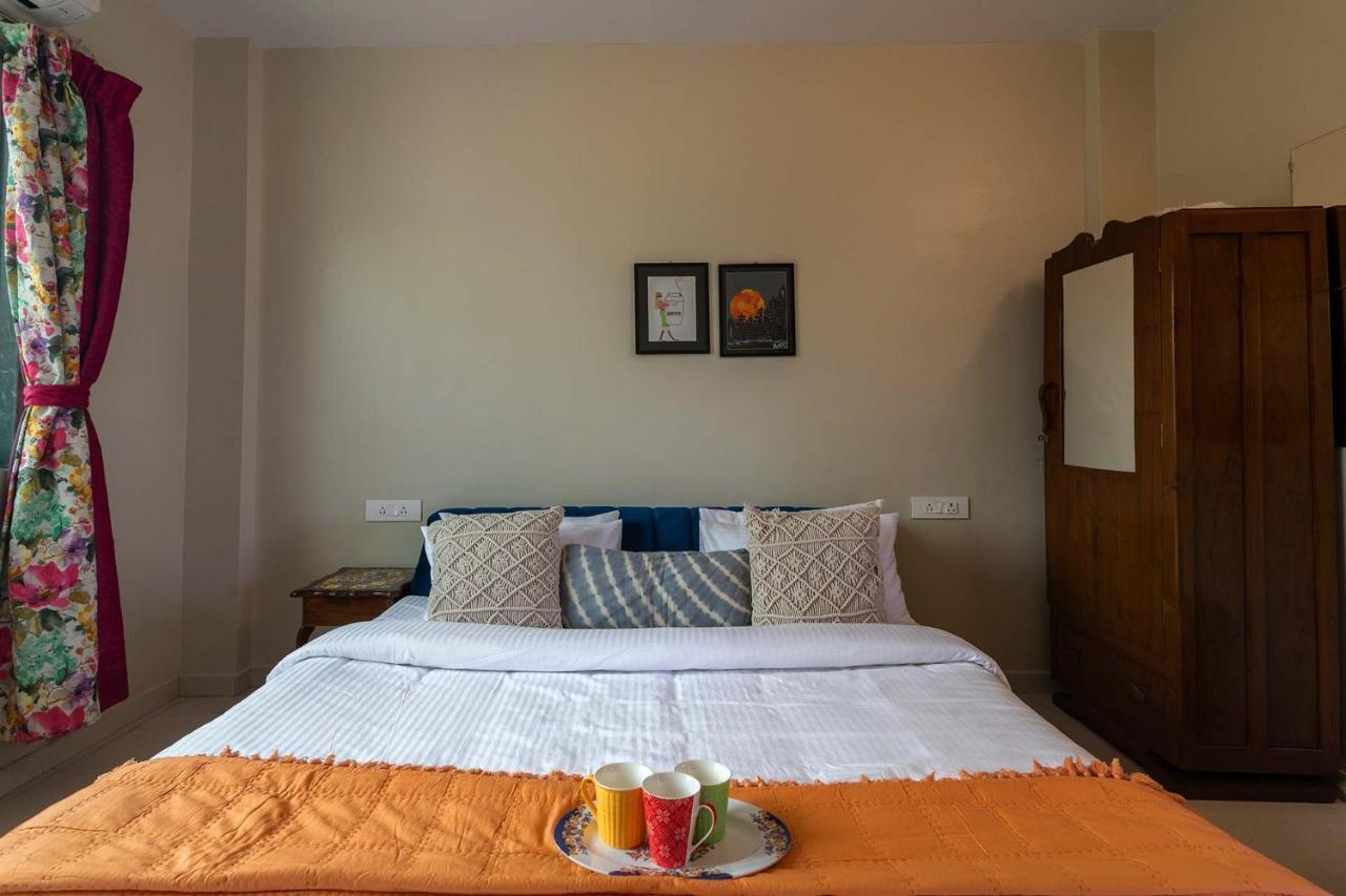 Aqua & Sage By Stayvista - Riverside Villa With Pool & Terrace 카르자트 외부 사진