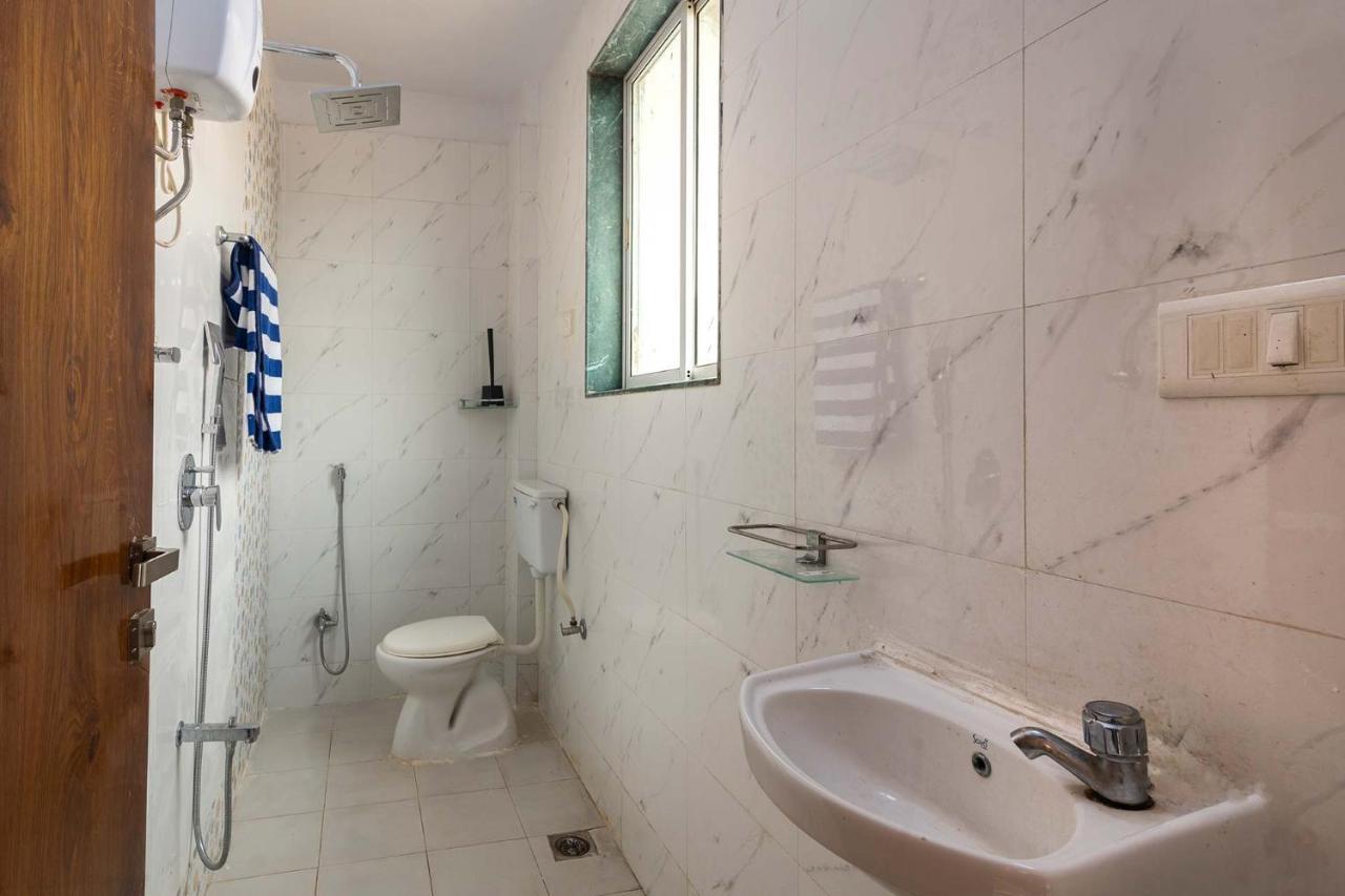 Aqua & Sage By Stayvista - Riverside Villa With Pool & Terrace 카르자트 외부 사진
